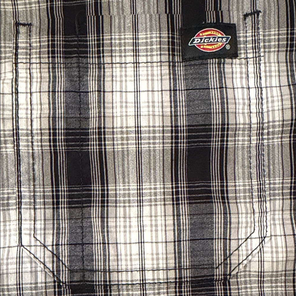 Dickies Casual Plaid Button Down Shirt Relaxed Fit Lightweight Short Sleeve - Picture 3 of 6